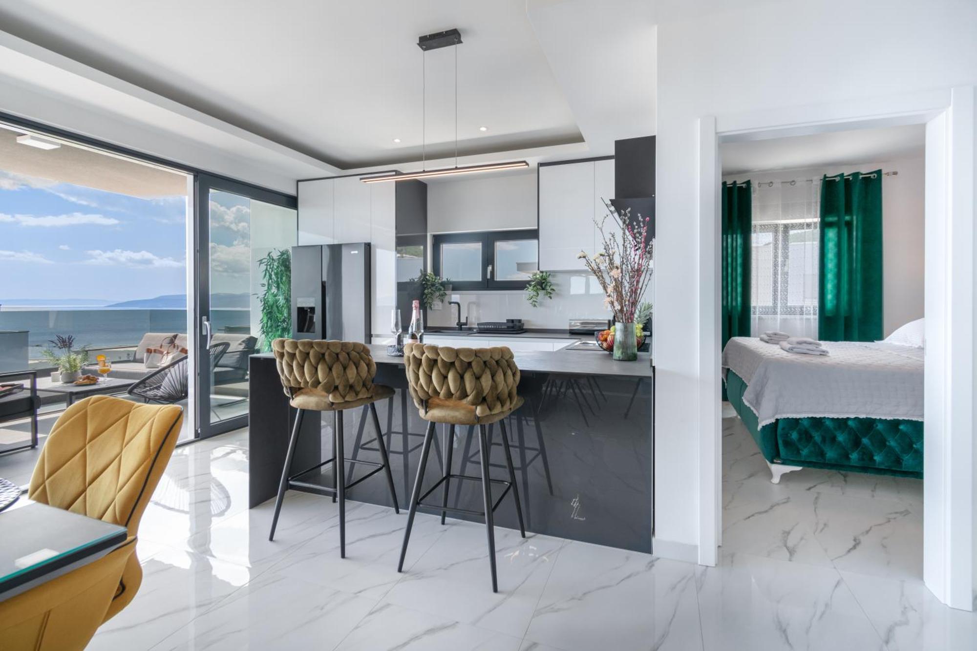 Lux Penthouse Panoramic View With Jacuzzi Apartman Makarska Kültér fotó