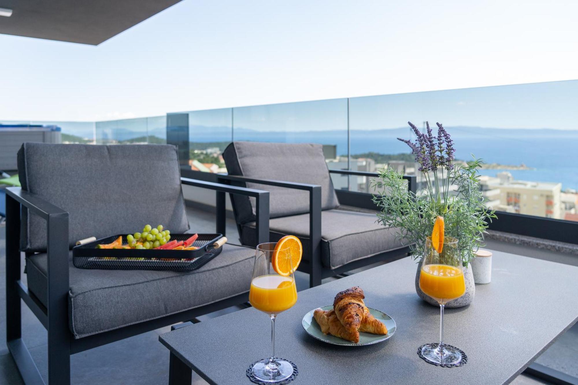 Lux Penthouse Panoramic View With Jacuzzi Apartman Makarska Kültér fotó