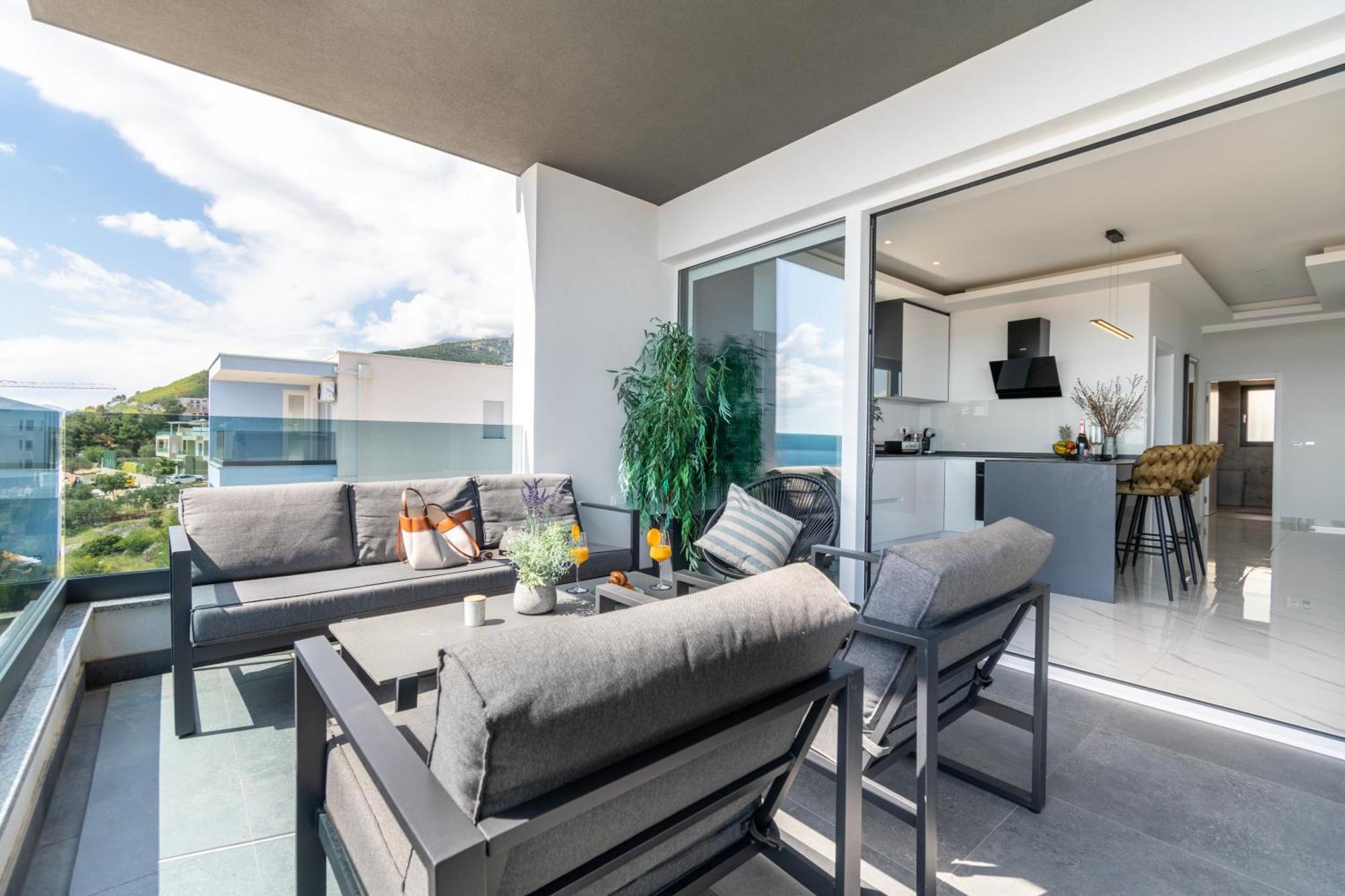 Lux Penthouse Panoramic View With Jacuzzi Apartman Makarska Kültér fotó
