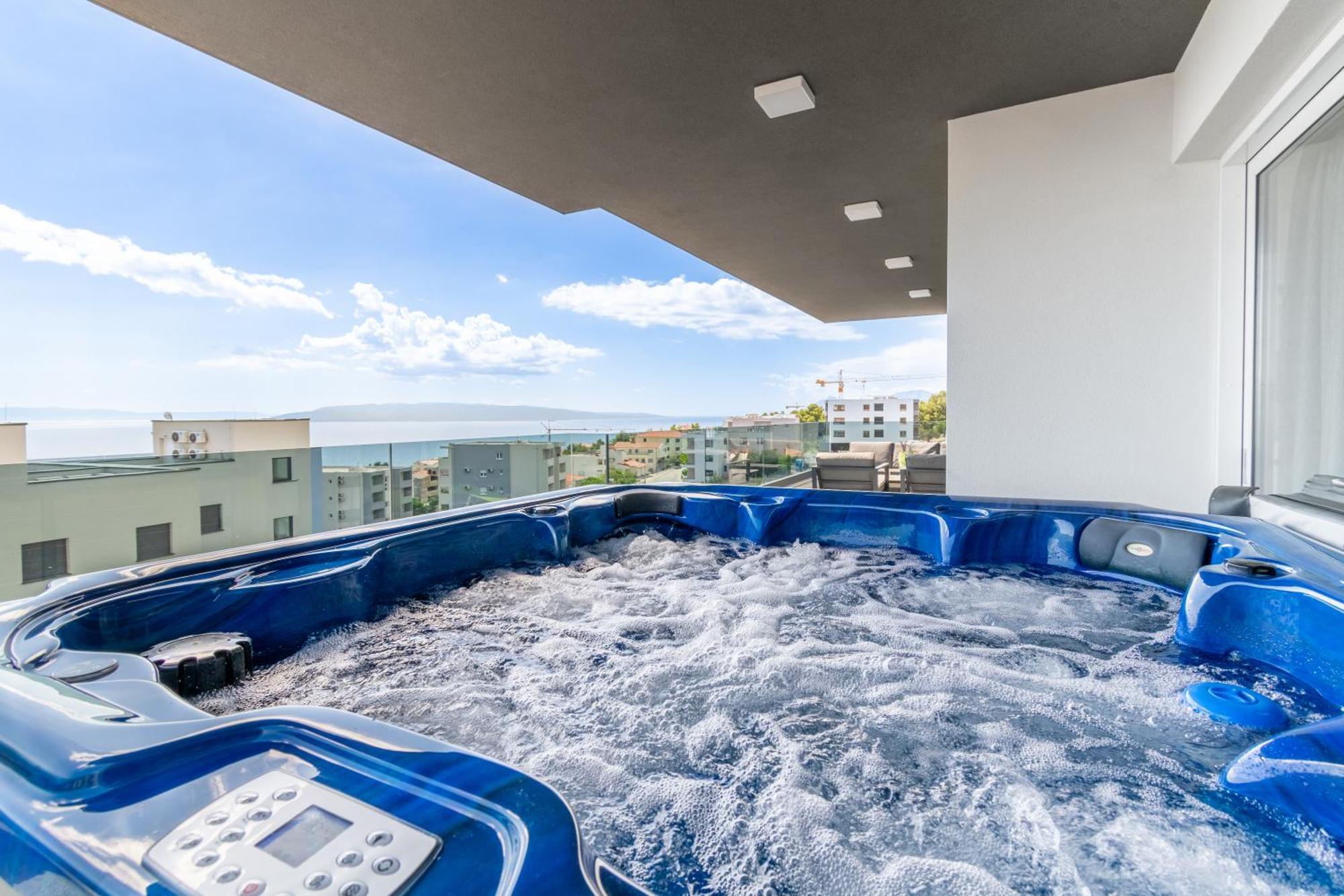 Lux Penthouse Panoramic View With Jacuzzi Apartman Makarska Kültér fotó